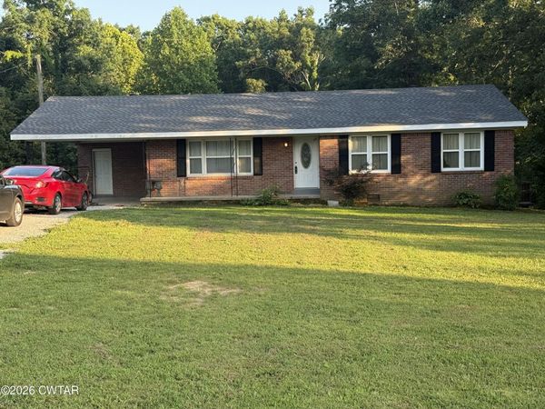2890 McCall Road , Lexington, TN 38351