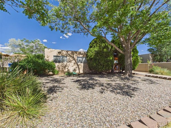1005 Calle Margarita , Santa Fe, NM 87507