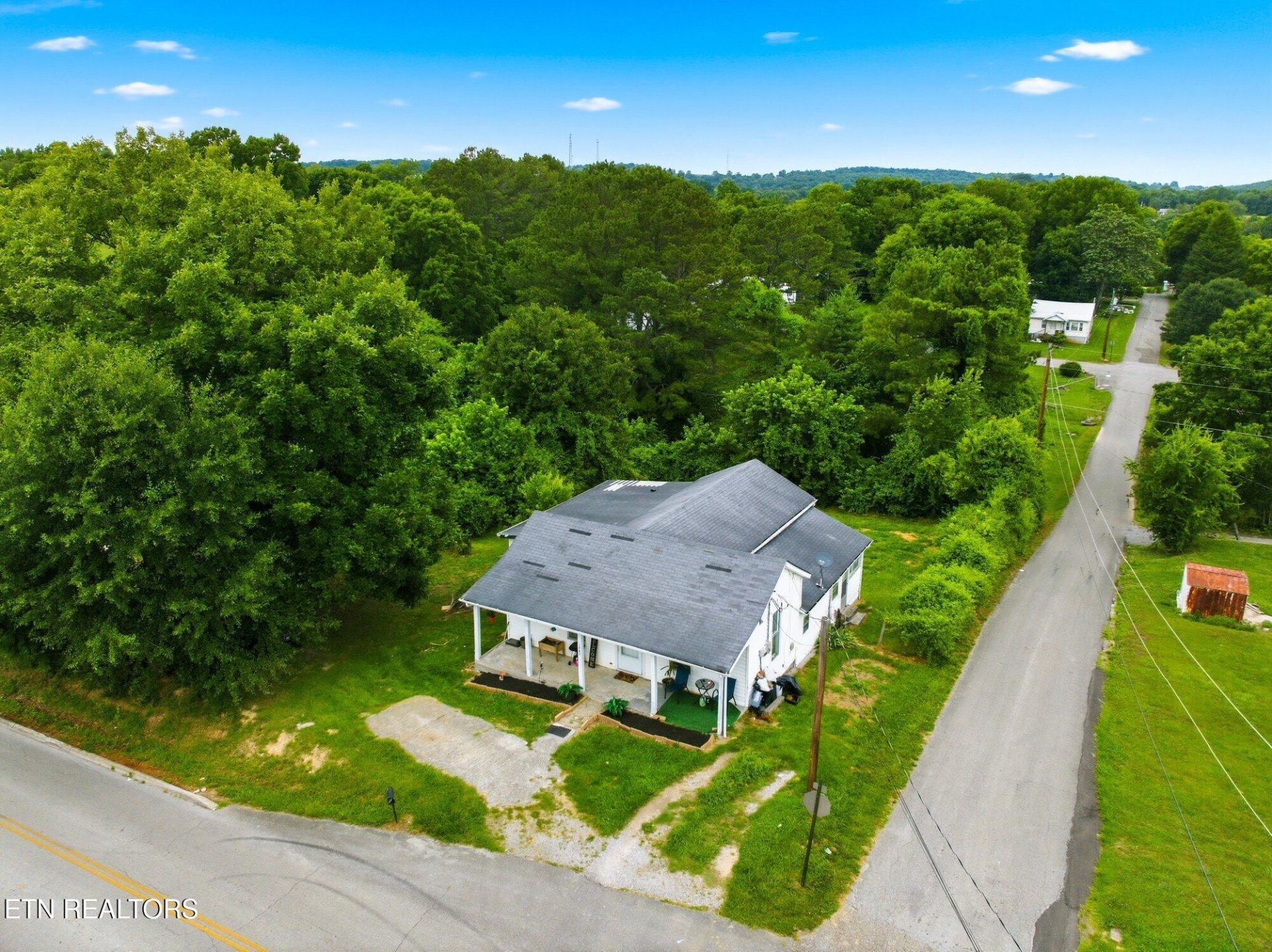 1002 Mccaslin Ave, Sweetwater, TN 37874 Main Photo