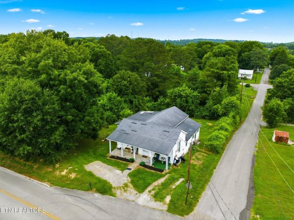 1002 Mccaslin Ave, Sweetwater, TN 37874