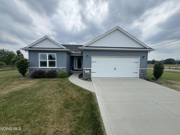 2 Glacier Lane , Delta, OH 43515