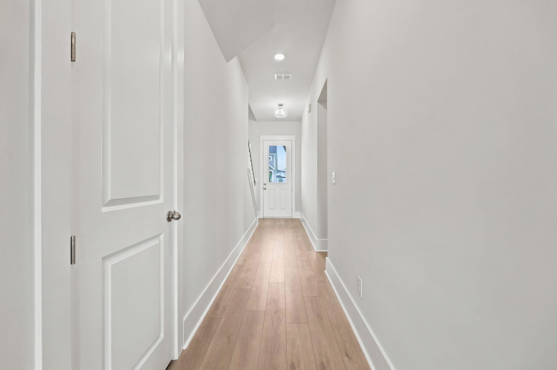 992 Triton Ave. Photo 12