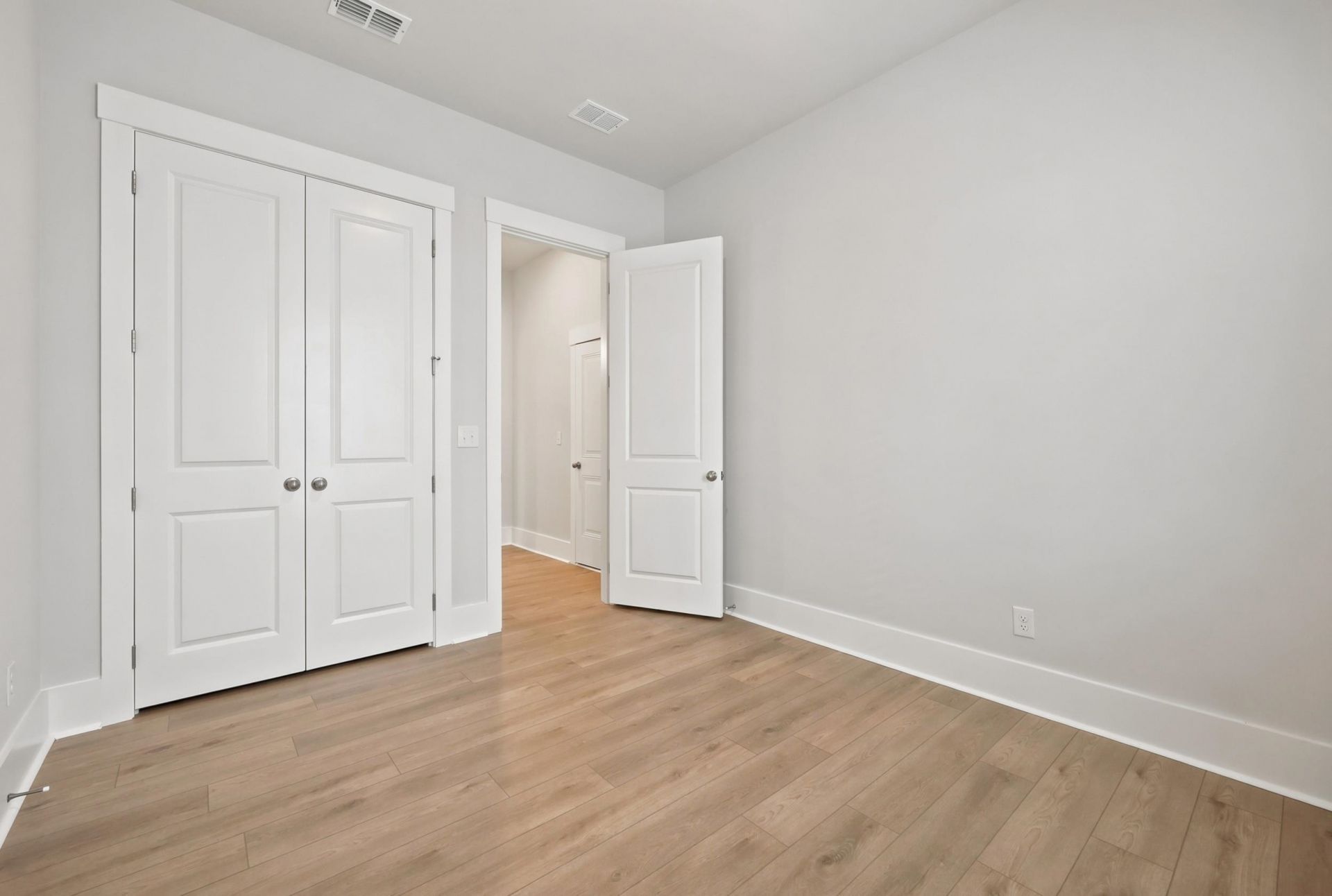 992 Triton Ave. Photo 15