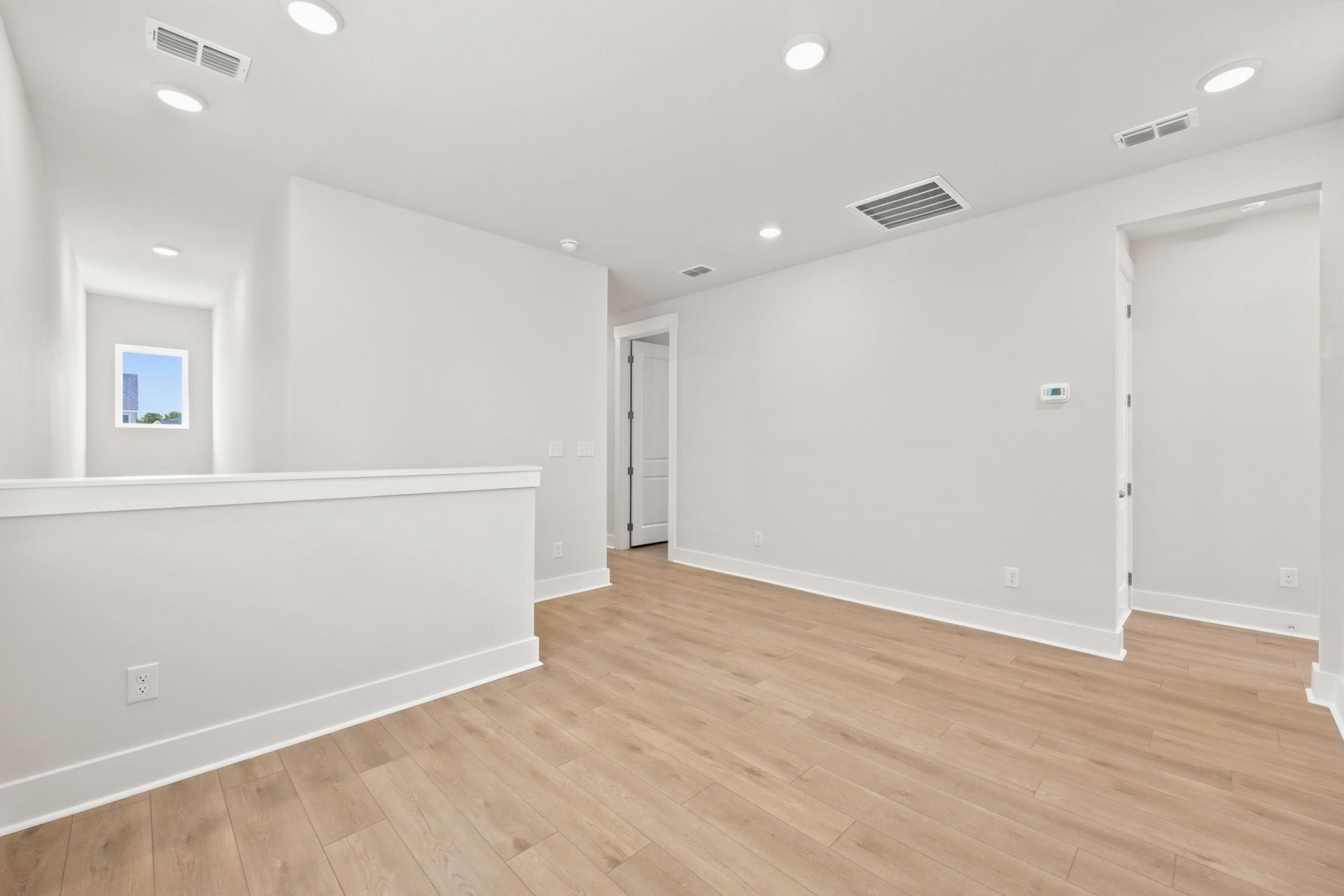 992 Triton Ave. Photo 23
