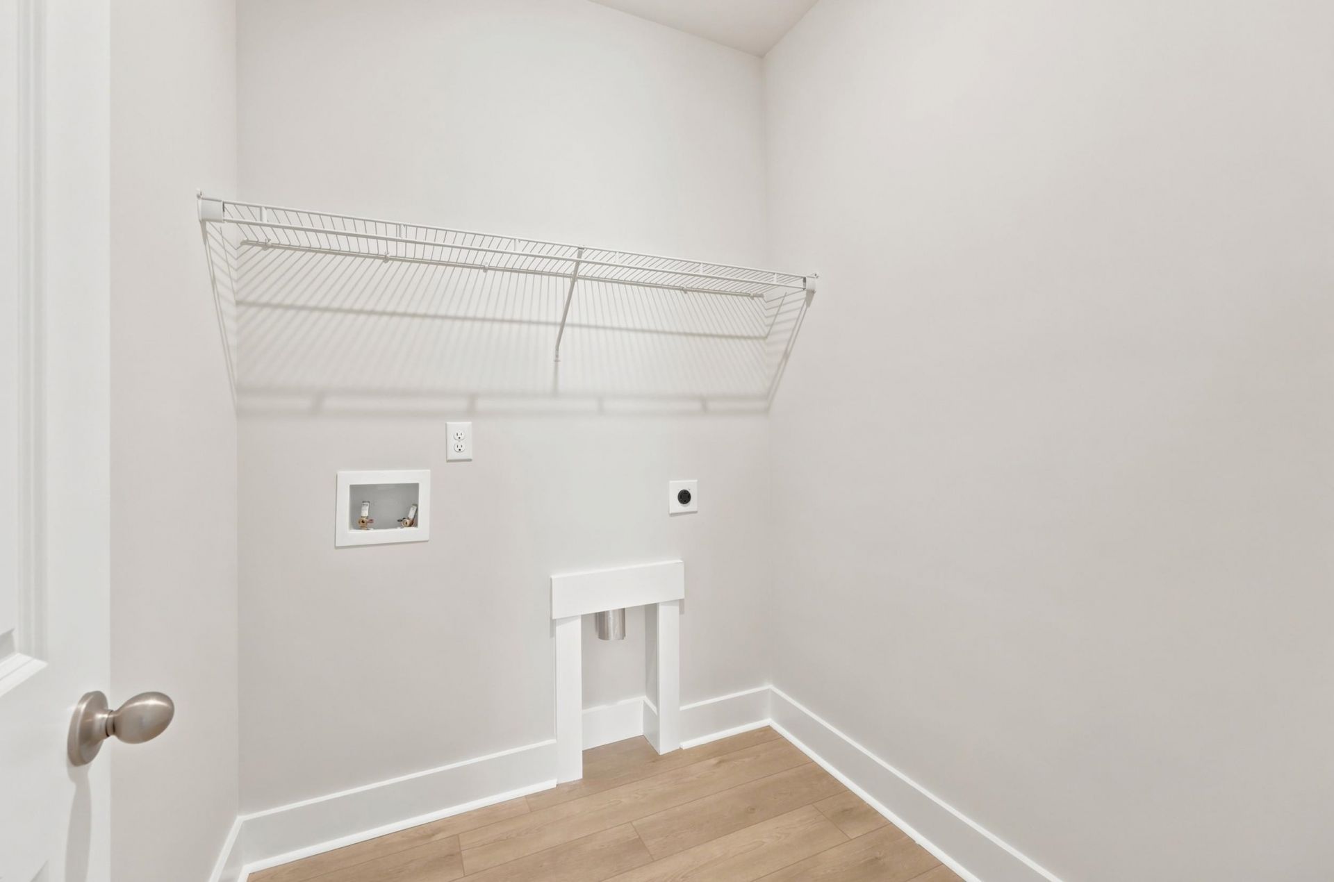 992 Triton Ave. Photo 32