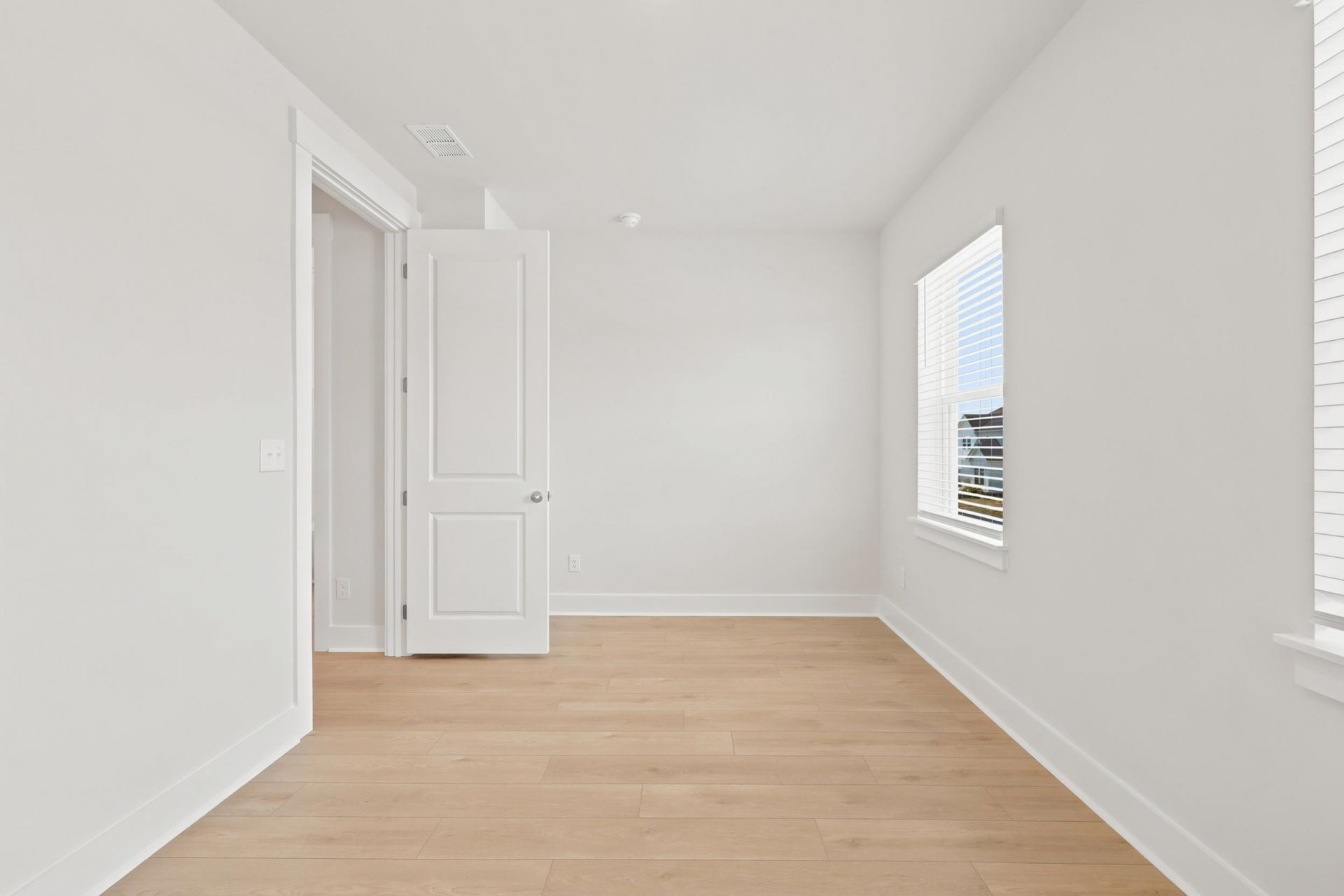 992 Triton Ave. Photo 41