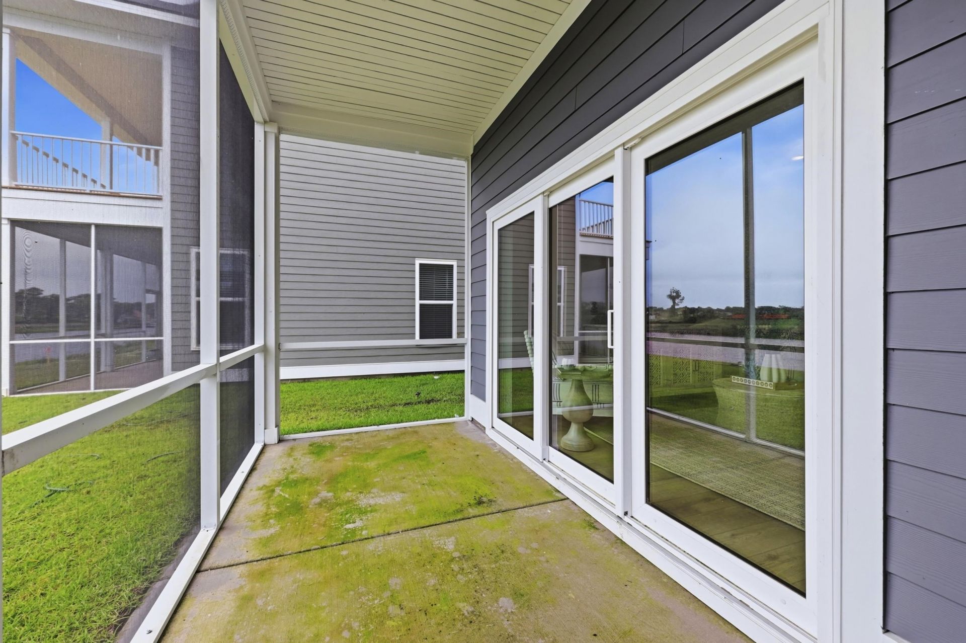 992 Triton Ave. Photo 47