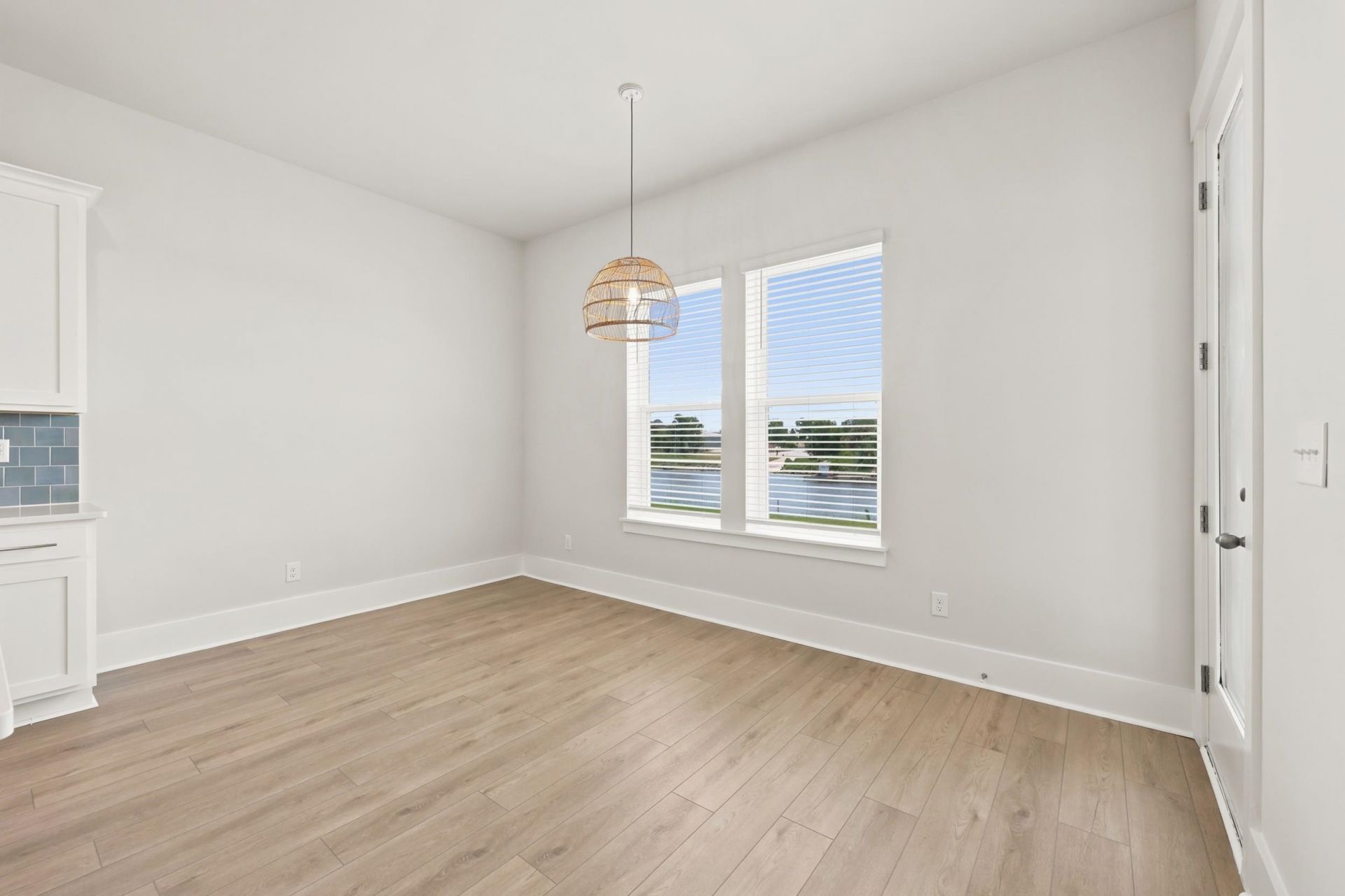 992 Triton Ave. Photo 8