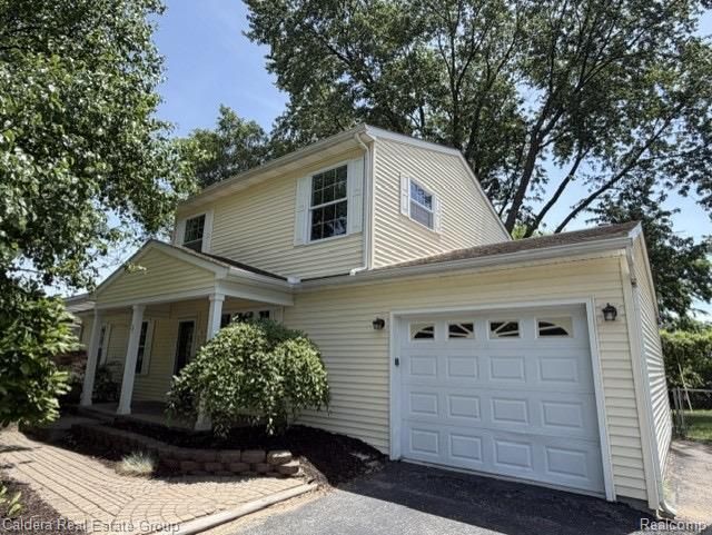 815 Manzano Drive, Wolverine Lake Vlg, MI 48390 Main Photo