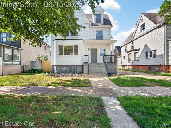 255 Poplar Street , Wyandotte, MI 48192