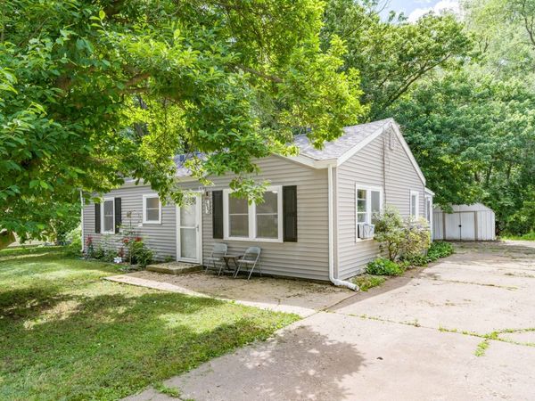7002 Ridge Drive , Davenport, IA 52806
