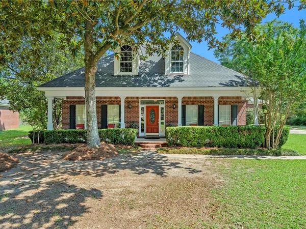 3670 River Chase Court, Theodore, AL 36582