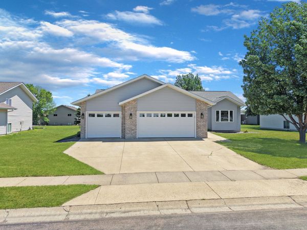 211 Rainbow Drive , Marshall, MN 56258