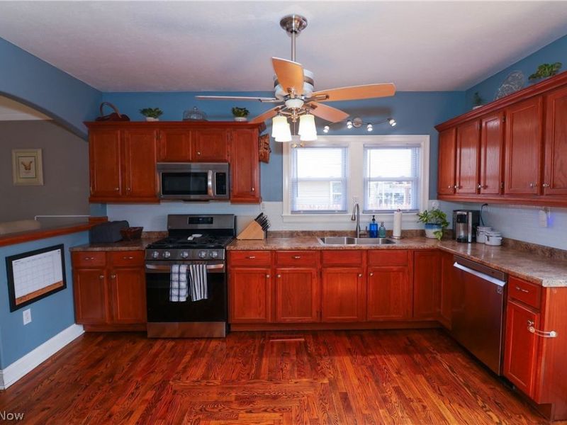 204 House Court, Fairport Harbor, OH 44077 Photo 8