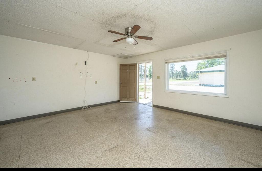 1054 Edgewater Road Photo 13