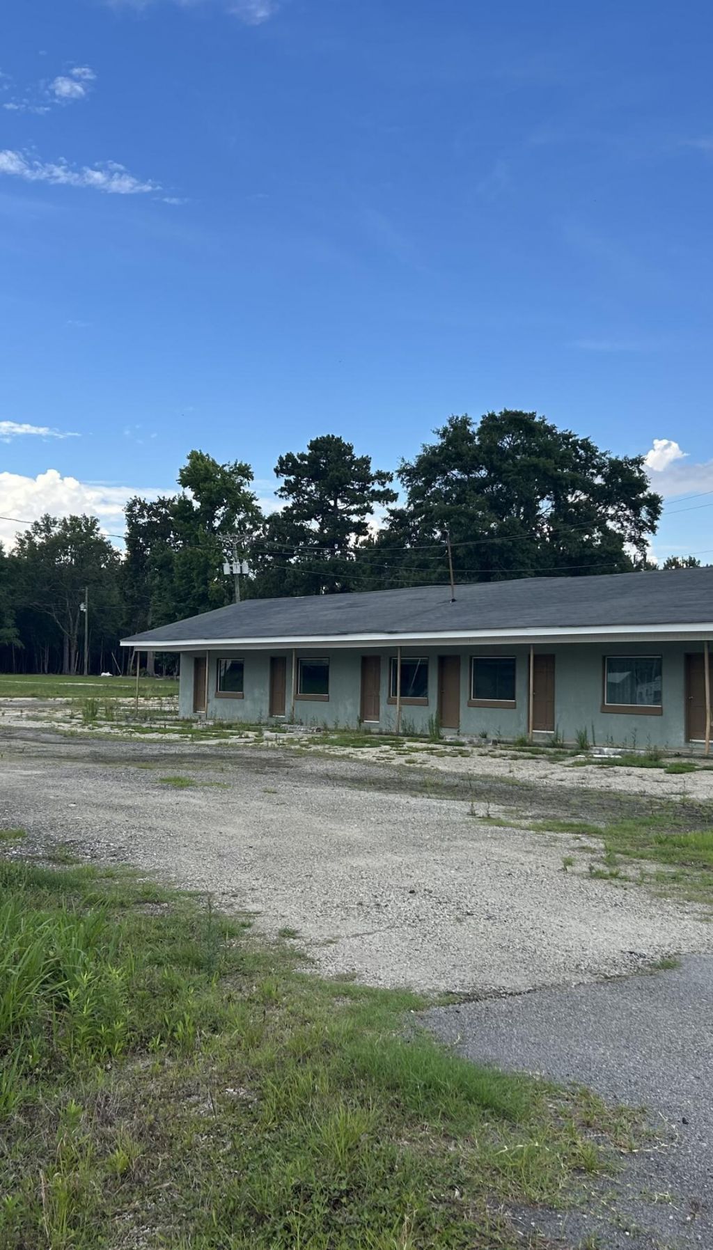1054 Edgewater Road Photo 14