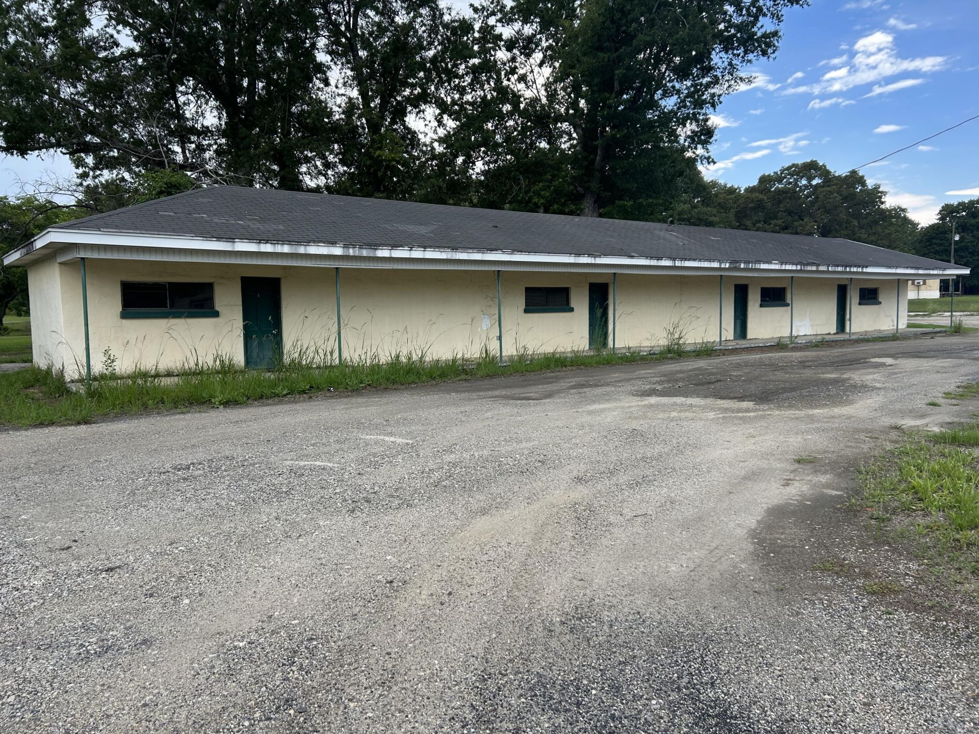 1054 Edgewater Road Photo 17