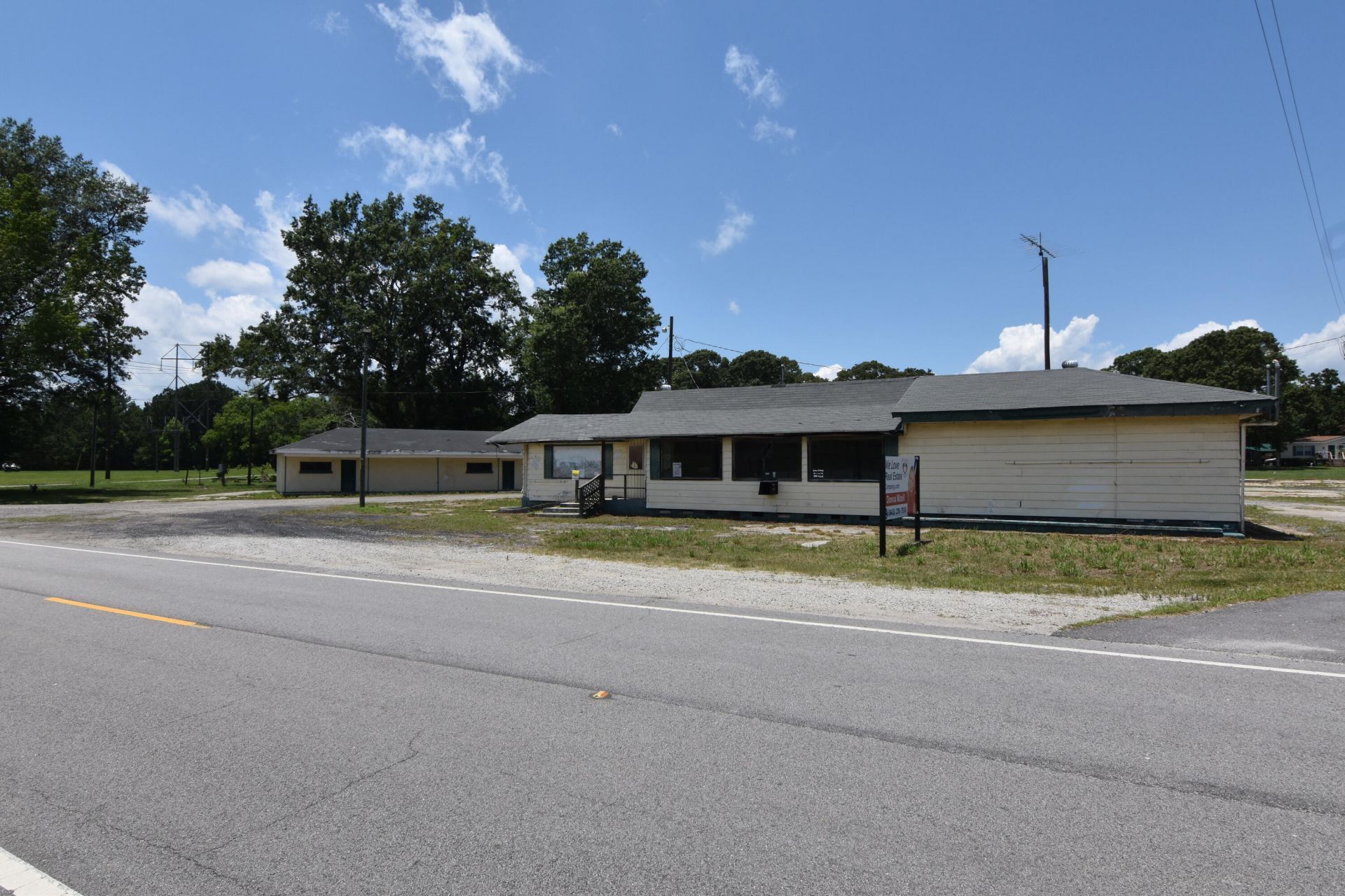1054 Edgewater Road Photo 37