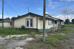 1054 Edgewater Road photo 4