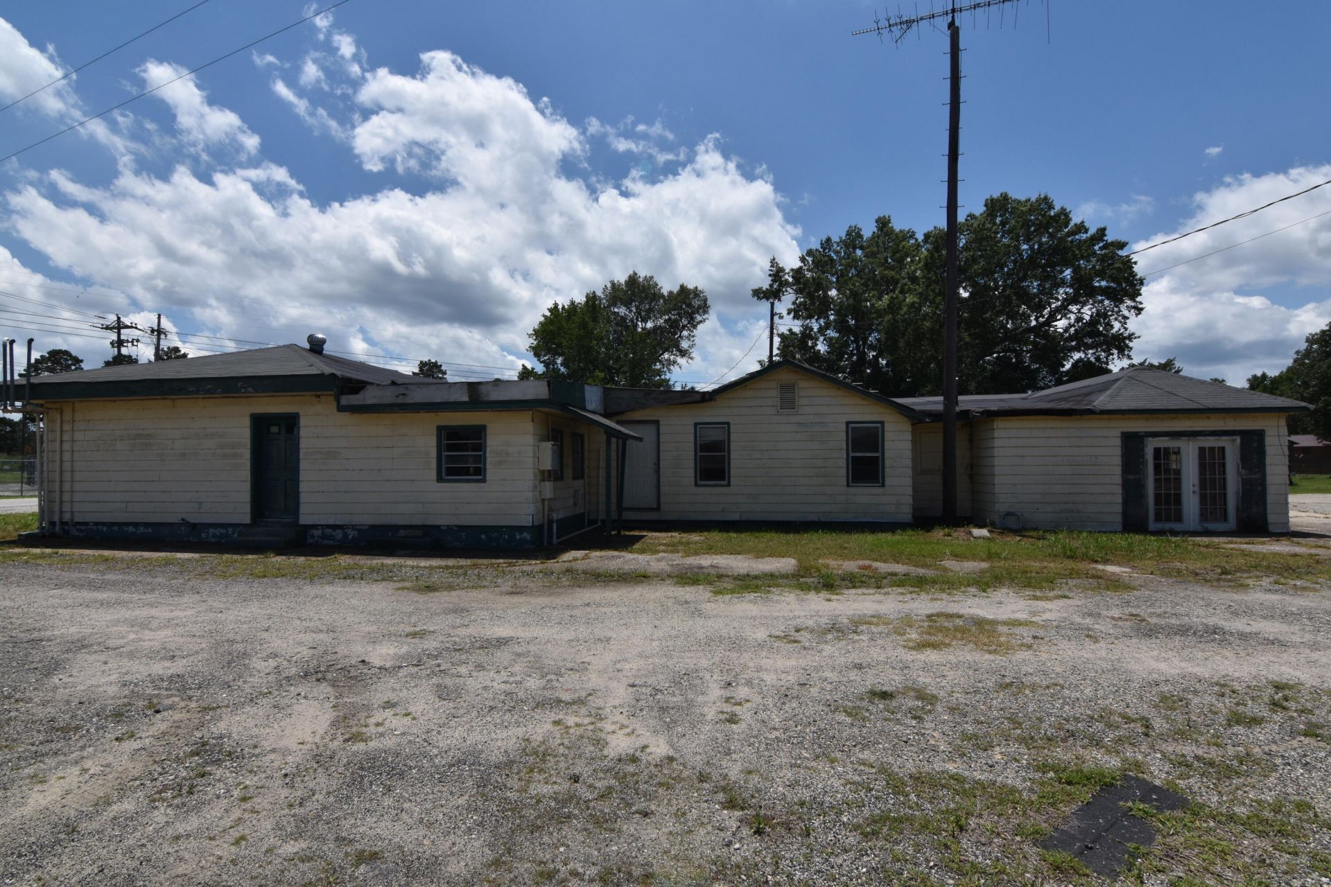 1054 Edgewater Road Photo 44