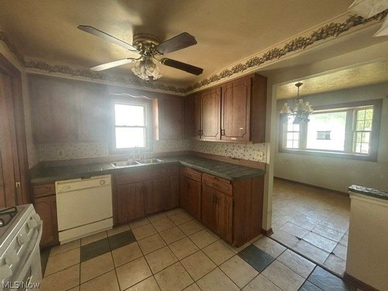 10761 Meadowbrook Drive , Parma Heights, OH 44130 Photo 11