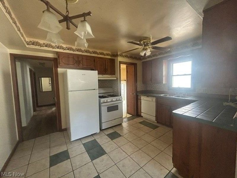 10761 Meadowbrook Drive , Parma Heights, OH 44130 Photo 7