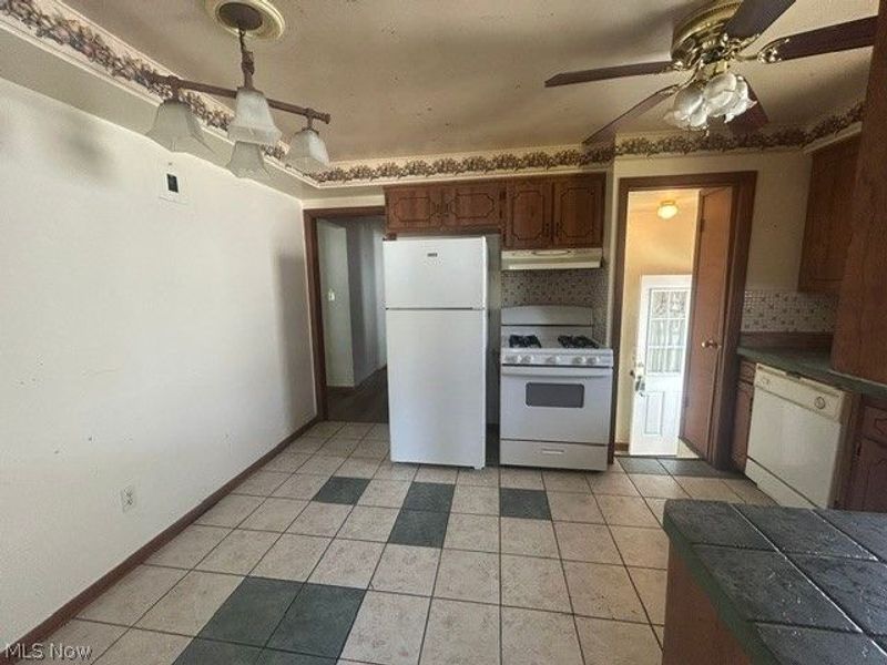 10761 Meadowbrook Drive , Parma Heights, OH 44130 Photo 8