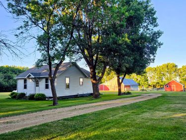 1760 110th Avenue, Pipestone, MN 56164