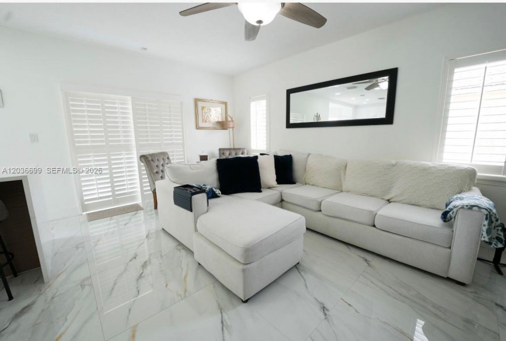 1935 NE 35th Ave, Homestead, FL 33033 Photo