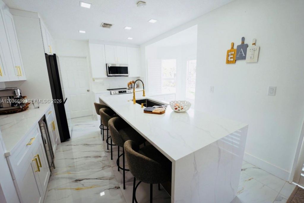 1935 NE 35th Ave, Homestead, FL 33033 Photo