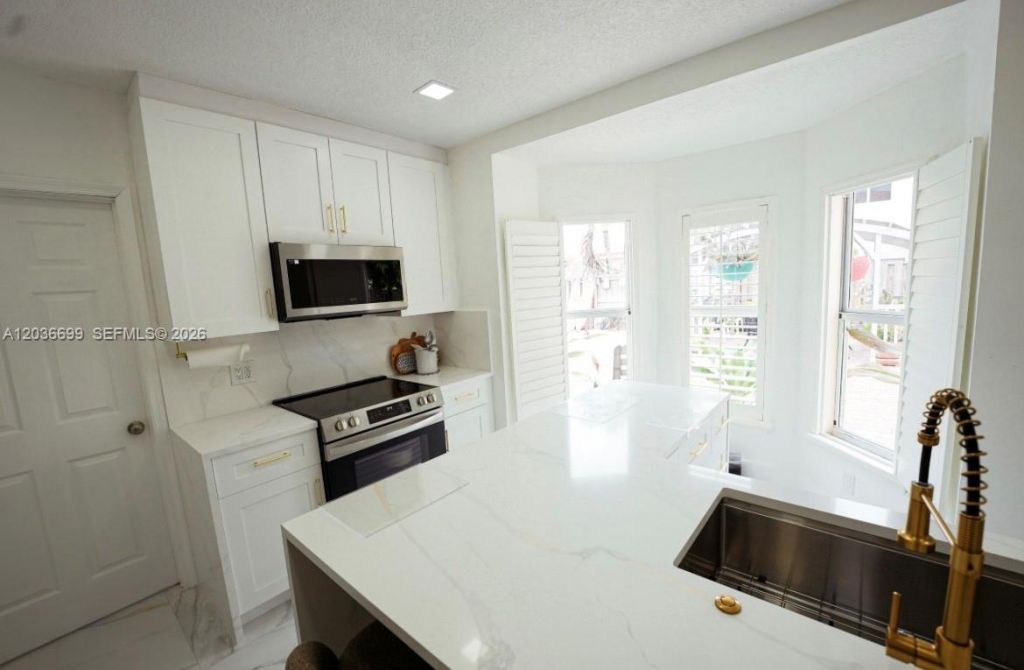 1935 NE 35th Ave, Homestead, FL 33033 Photo