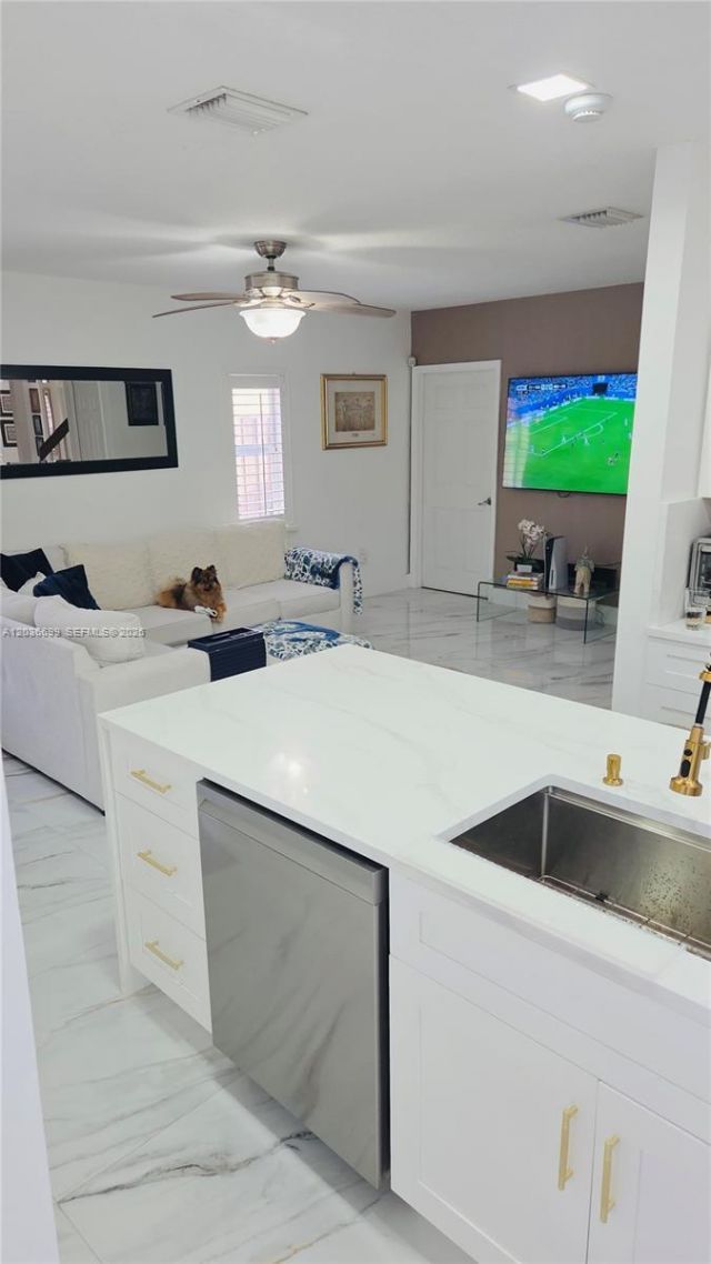 1935 NE 35th Ave, Homestead, FL 33033 Photo