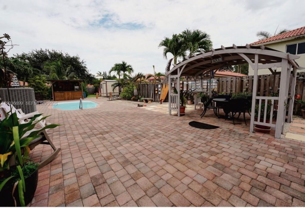 1935 NE 35th Ave, Homestead, FL 33033 Photo