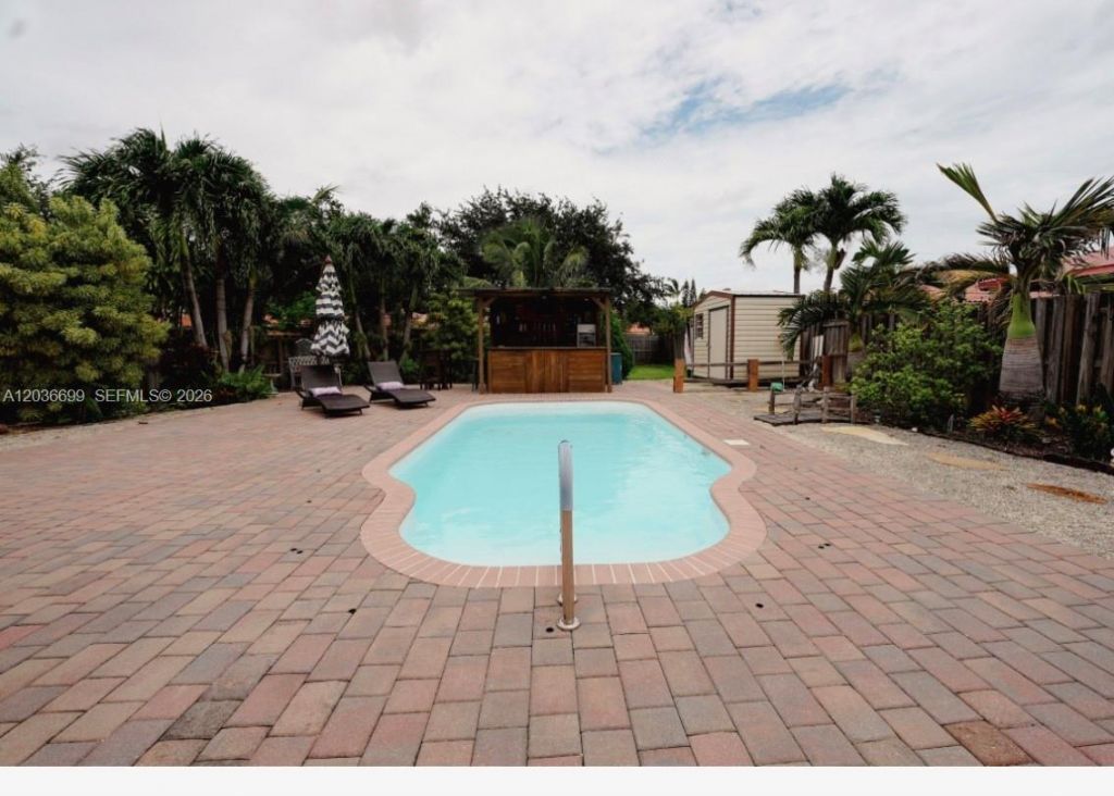 1935 NE 35th Ave, Homestead, FL 33033 Photo