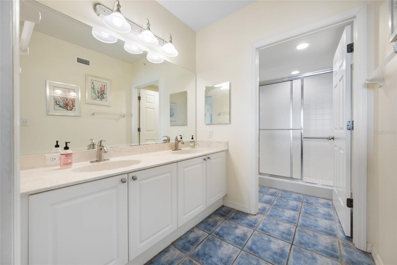 16550 Gulf Boulevard, Unit 645, North Redington Beach, FL 33708 Photo