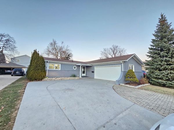 770 CORDIAL Drive , Des Plaines, IL 60018