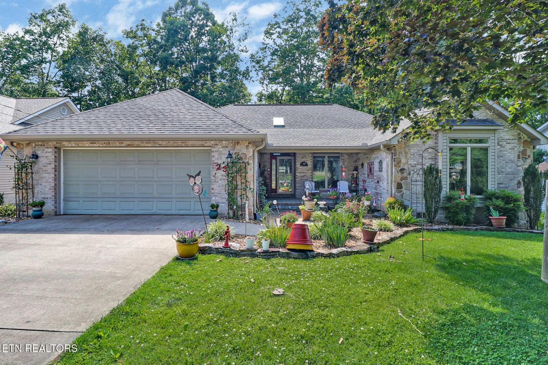 23 Overlook Terrace, Crossville, TN 38558 Main Photo