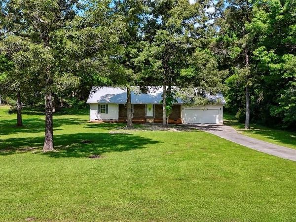 369 Oakland Drive SE, Calhoun, GA 30701