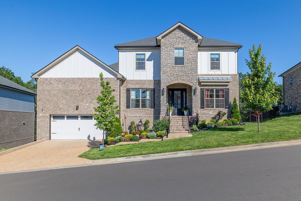 716 Summit Oaks Ct, Nashville, TN 37221 Main Photo