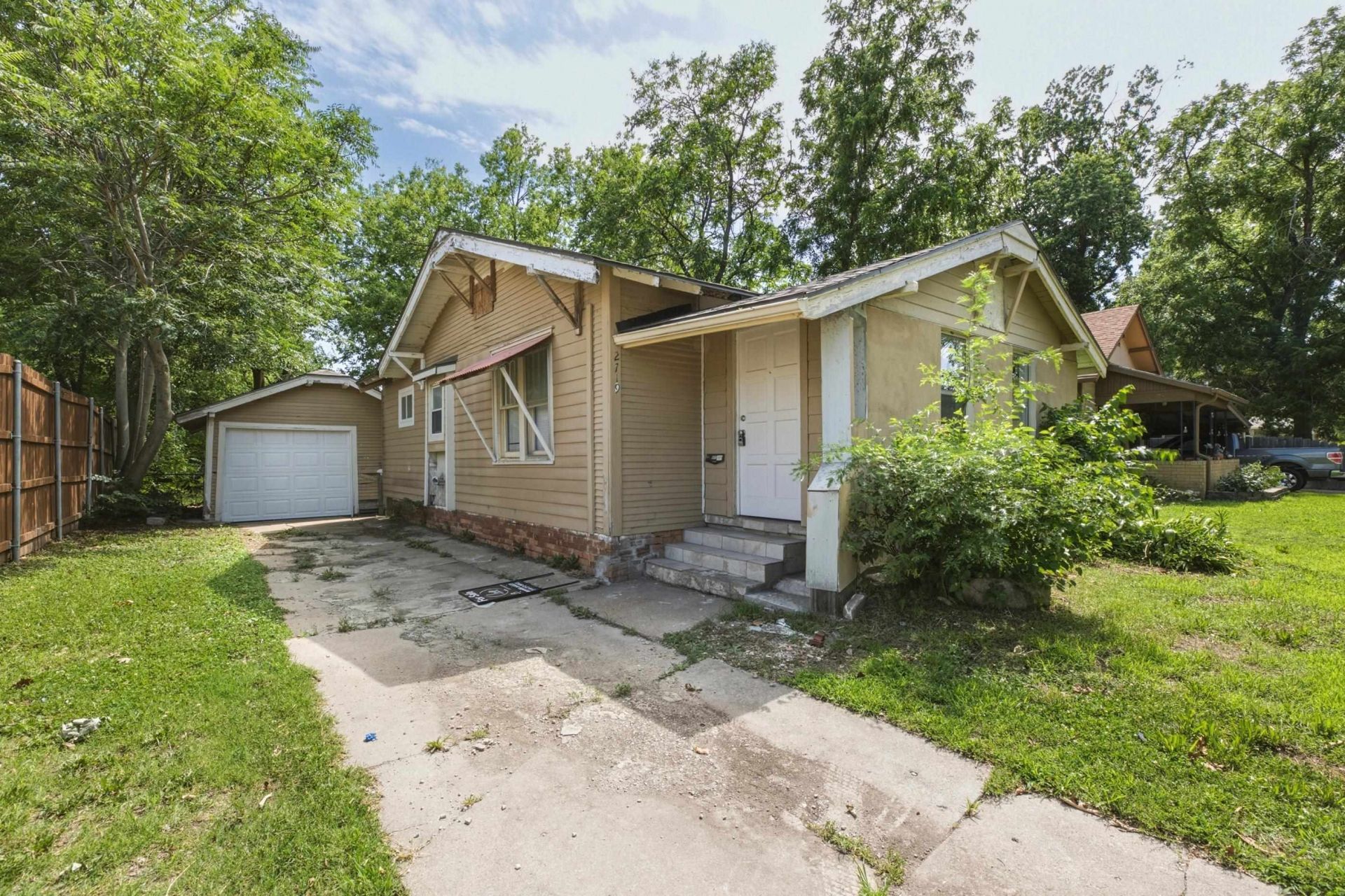 2719 W Douglas, Wichita, KS 67213 Main Photo