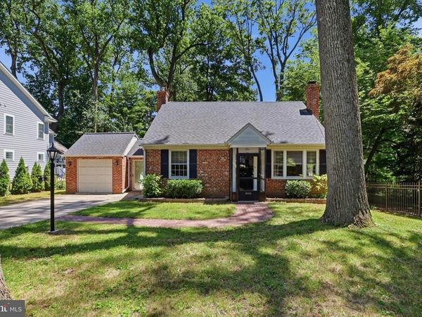 8 SABINE AVENUE, NARBERTH, PA 19072