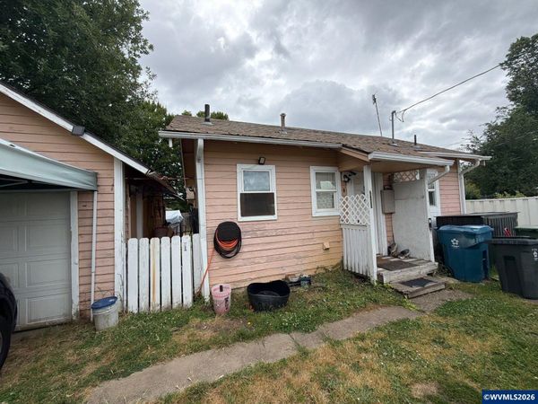 2335 NE Walnut Av, Salem, OR 97301