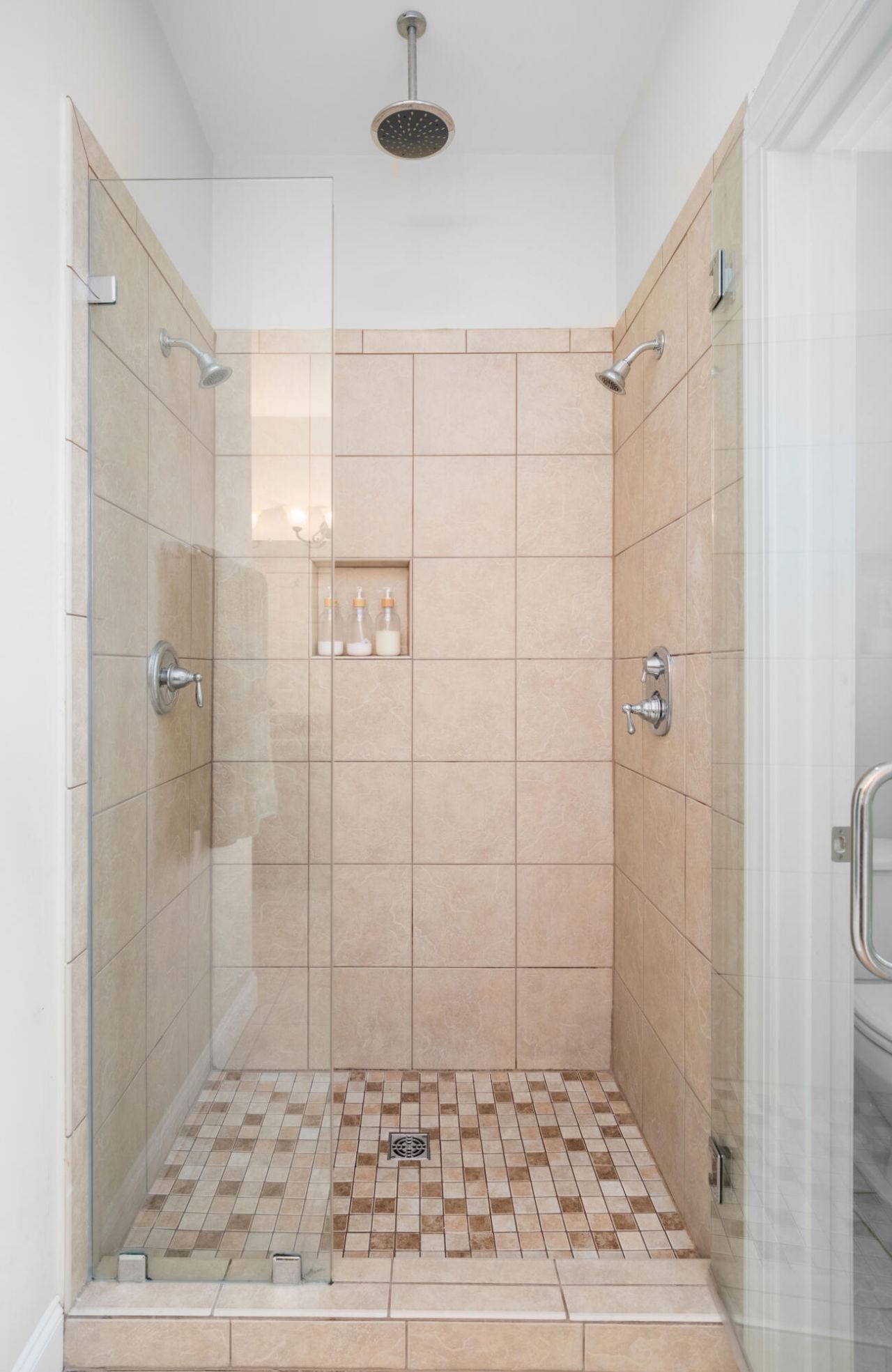 8730 Alexandria Drive Photo 32