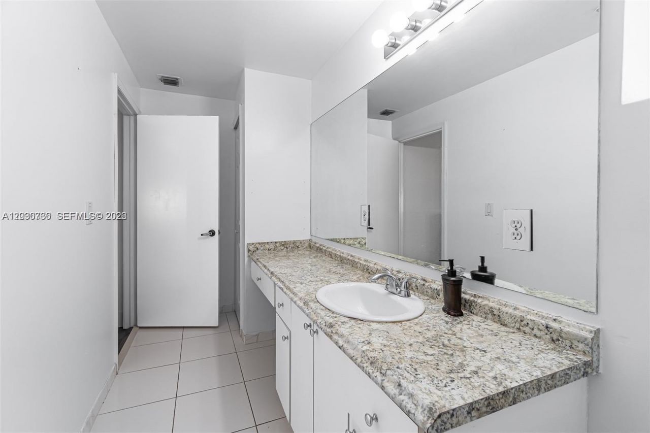 6340 NW 114th Ave , Unit 134, Doral, FL 33178 Photo