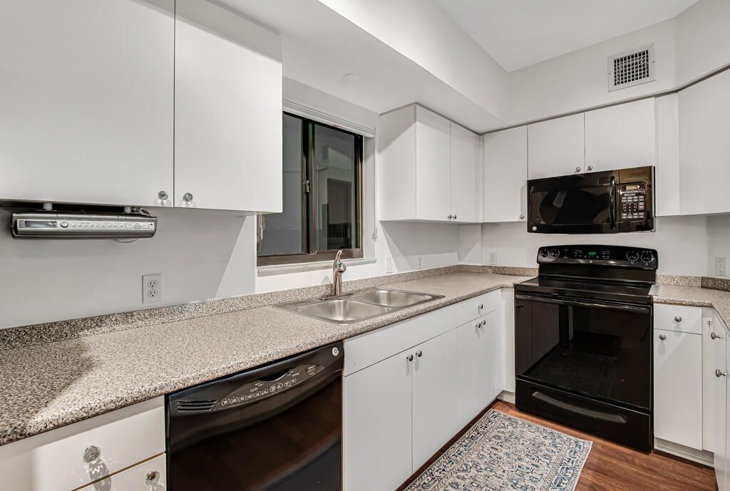2105 Lavers Circle, Unit 306, Delray Beach, FL 33444 Photo