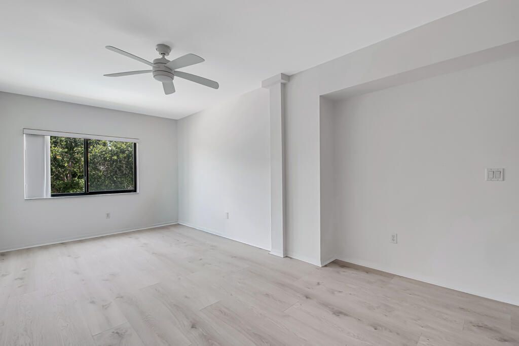 2105 Lavers Circle, Unit 306, Delray Beach, FL 33444 Photo