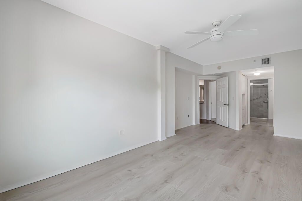 2105 Lavers Circle, Unit 306, Delray Beach, FL 33444 Photo