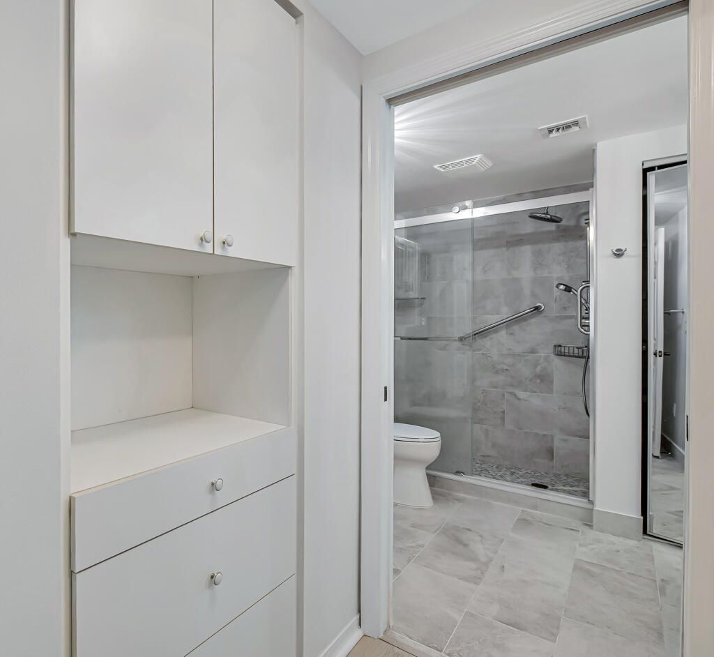 2105 Lavers Circle, Unit 306, Delray Beach, FL 33444 Photo
