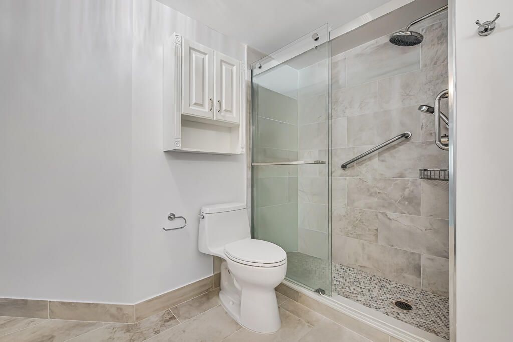2105 Lavers Circle, Unit 306, Delray Beach, FL 33444 Photo