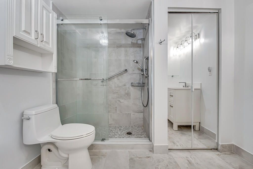 2105 Lavers Circle, Unit 306, Delray Beach, FL 33444 Photo